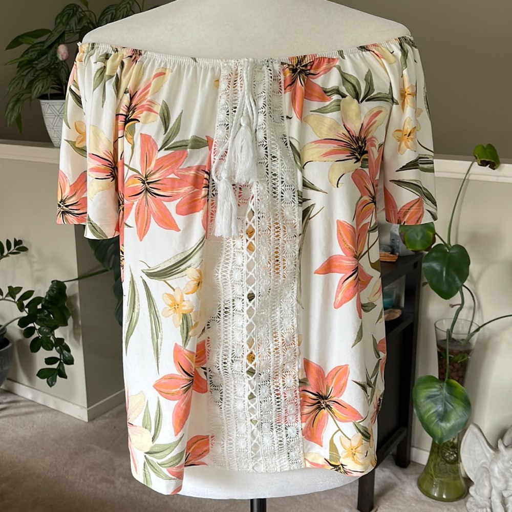 Off the shoulder Tropical shirt